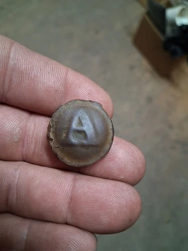 dug block a button Civil war relic richmond va