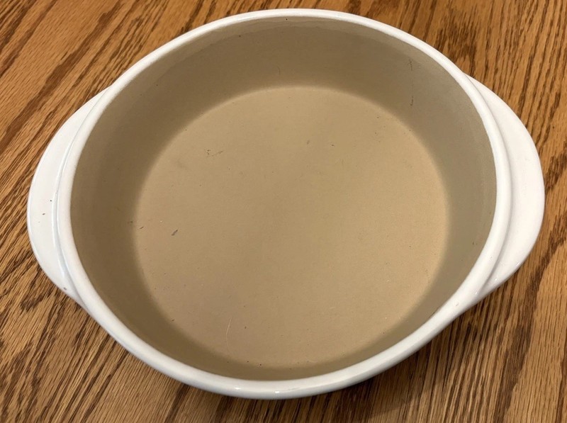 The Pampered Chef Family Heritage  Glazed Stoneware Dish 8 inch