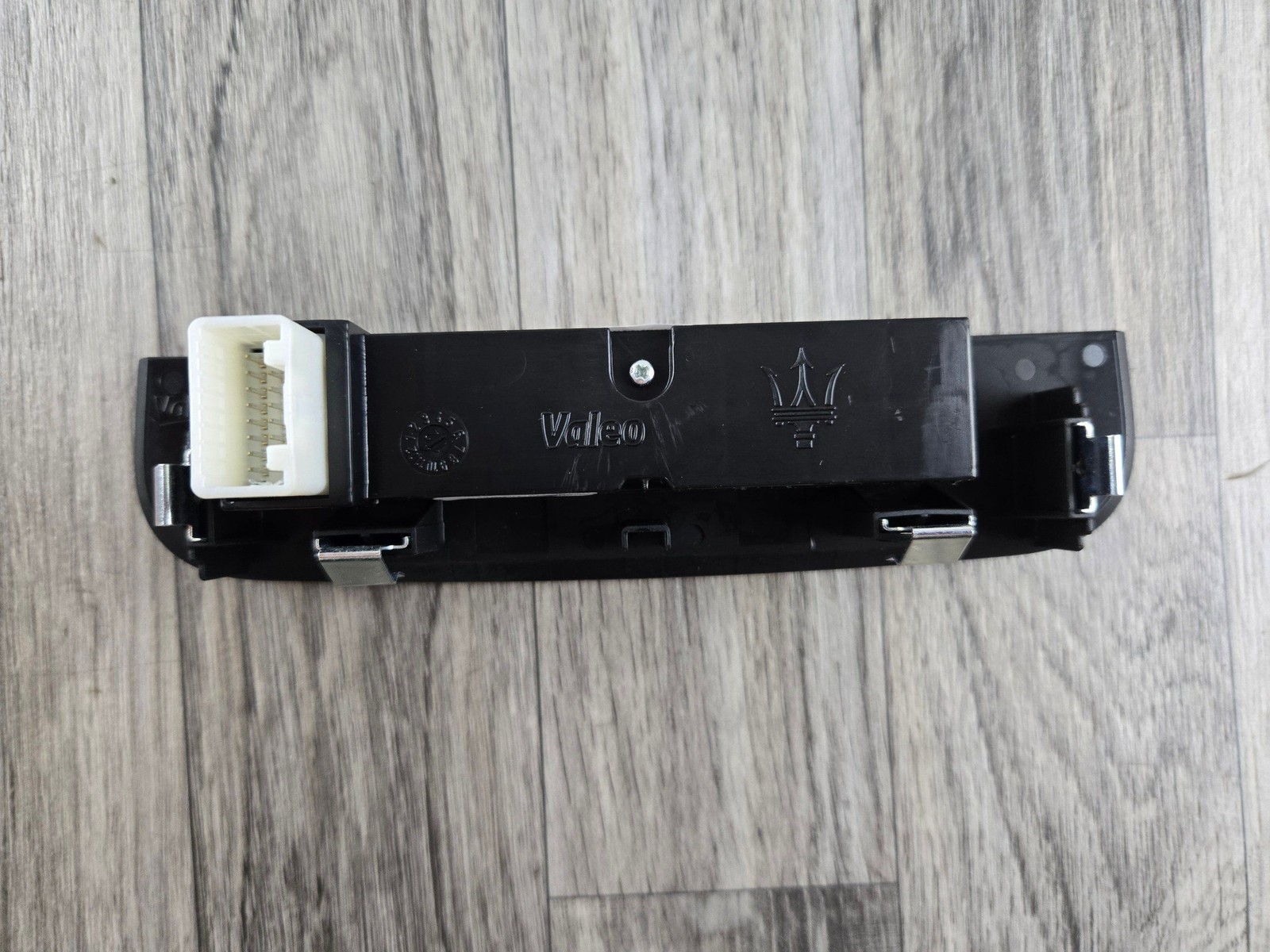 MASERATI GHIBLI 2014-2023 REAR HEATED SUNSHADE ROLLER BLIND SWITCH 670019547
