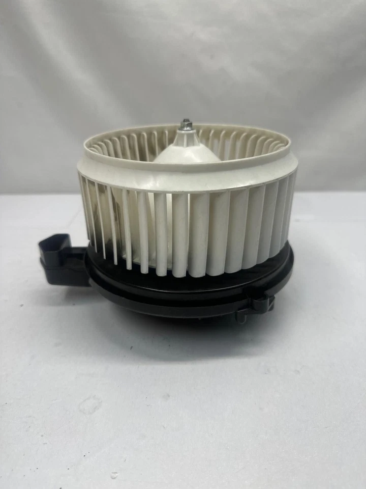 Двигатель вентилятора Honda Insight 2019–2022 годов выпуска в сборе от оригинального производителя 79310texf11 - Изображение 2 из 4