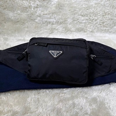 バッグ PRADA TESSUTO NYLON TRIANGLE BAG POUCH Prada Tessuto Nylon Triangle Shoulder Bag Black 1738633 – FASHIONPHILE