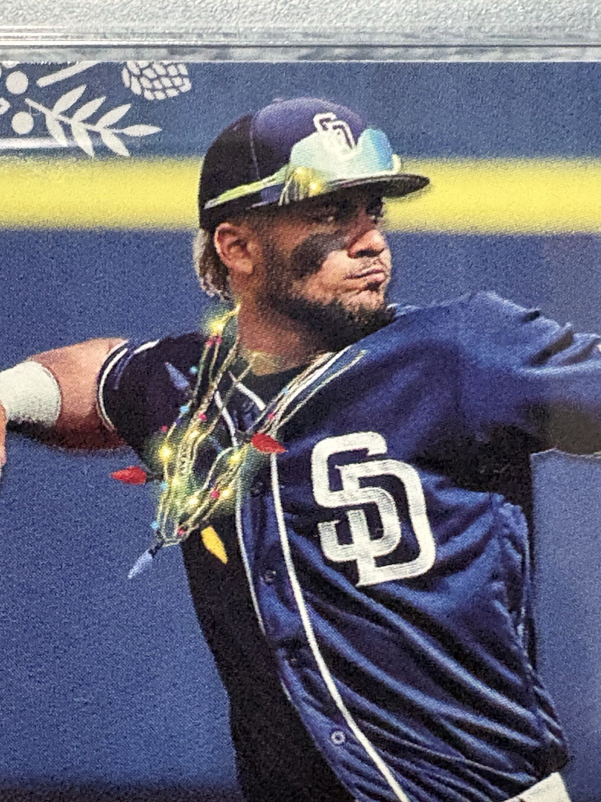 FERNANDO TATIS JR. R/C 2019 TOPPS Christmas Light Necklace #126 PSA 8 NM🟤⚾️🎄 view 2