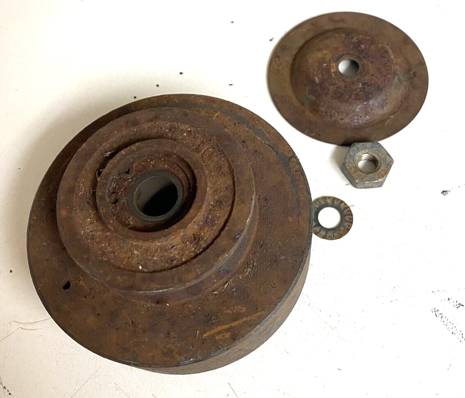 ORIGINAL VESPA PIAGGIO CENTRIFUGAL CLUTCH,PULLEY,COVER,WASHER,NUT,TRANSMISSION - Image 3 of 4