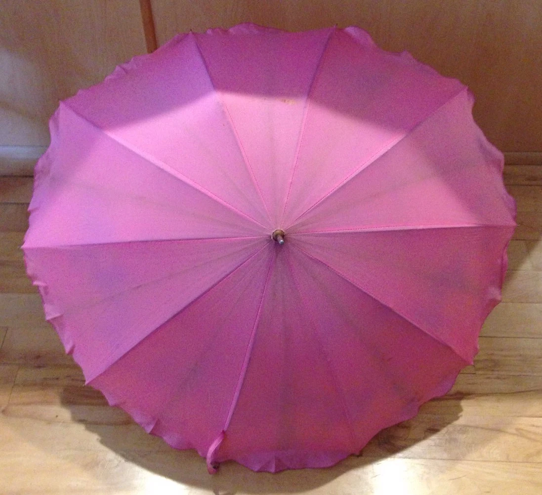 Vintage outlet pink umbrella