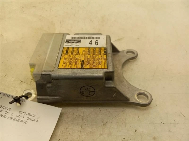 Toyota Prius 2015 1,8 L tracción delantera con airbag módulo de control electrónico ECM Foto 2 de 4