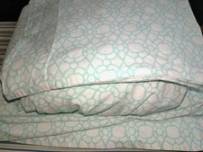 Pottery Barn Kids white/light blue print twin size sheet set near-perfect condtn