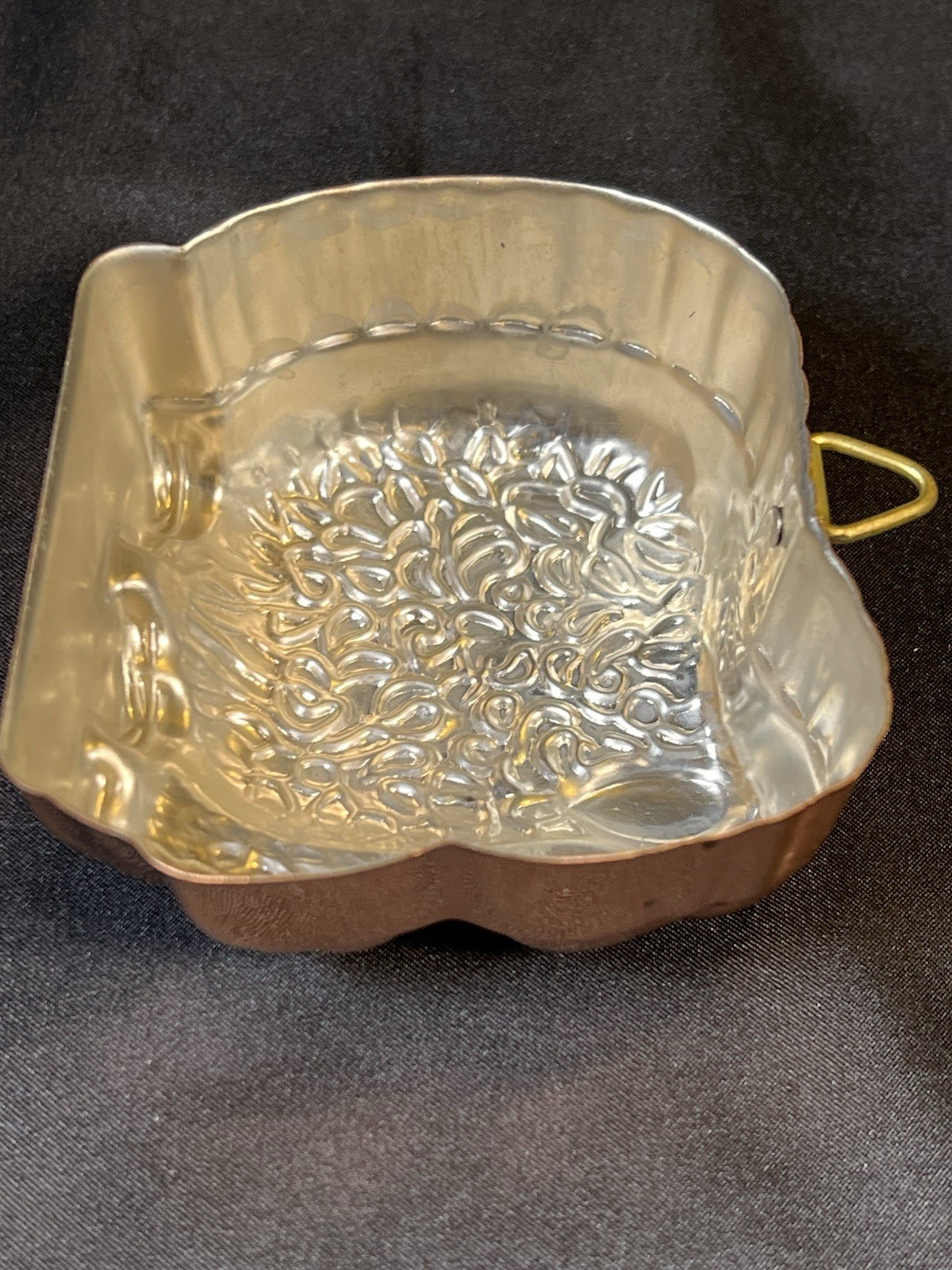 Vintage 1990s Avon Farmyard Friends Copper Tin Lined Mold Sheep 3.5x3.5”