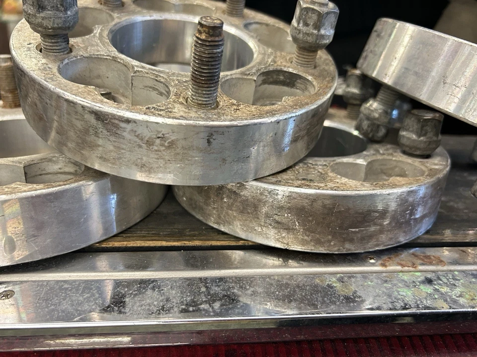 Juego de 4 espaciadores de ruedas de aluminio para camioneta GM  Foto 4 de 4