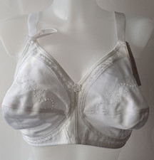 BNWT TRIUMPH Doreen + Cotton 01 Bra Size 44 B,46 G  White   Non Wired/ Padded
