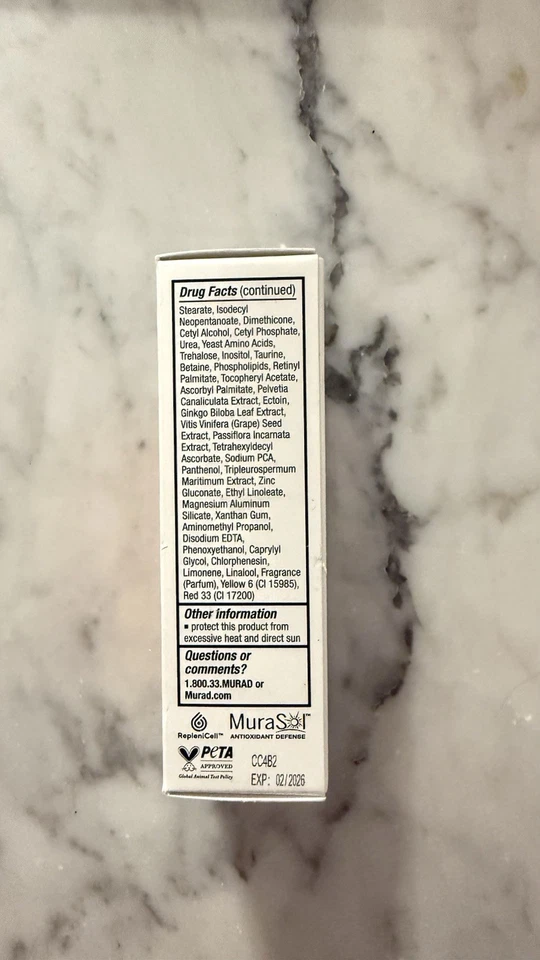 Murad Essential C Day Moisture amplio espectro FPS 30 PA+++ Foto 2 de 3