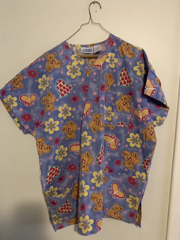 WOMENS J.I.J. SCRUBS BEAR & BUTTERFLY PRINT SCRUBS TOP  SIZE 2X - Image 2 of 4