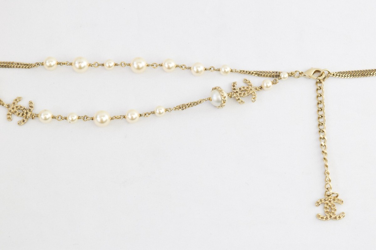 NWT CHANEL Faux Pearl Chain Fancy Belt Gold Interlocking CC  display picture 2
