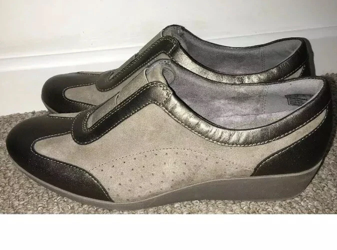 Clarks low wedge best sale shoes