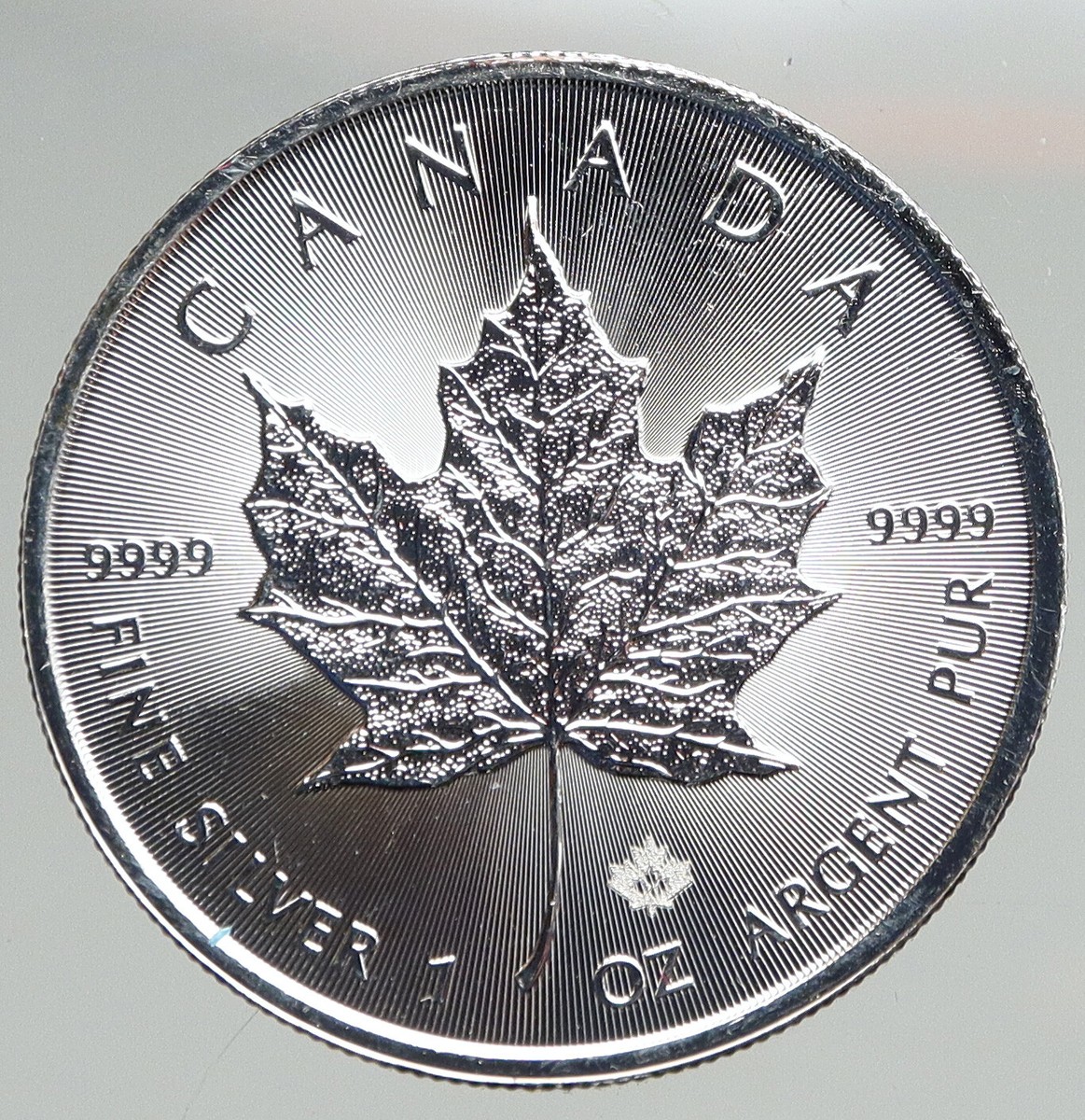 2021 CANADA UK Queen Elizabeth II MAPLE LEAF 1 OZ Vintage Silver