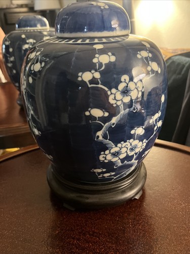 Large Antique VTG Chinese Blue And White Porcelain Jar With Lid & Display Stand - Picture 8 of 17