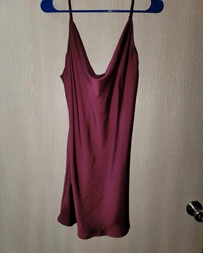 Forever 21 Women's Silky Satin Nightie Gown 100% Polyester Size Large NWT