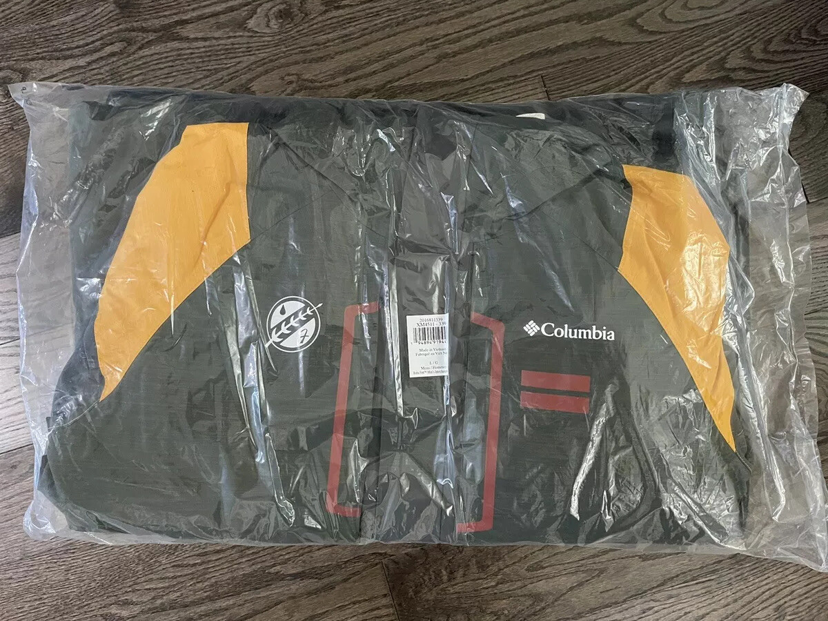 COLUMBIA STAR WARS SIZE LARGE MEN'S BOBA FETT JACKET