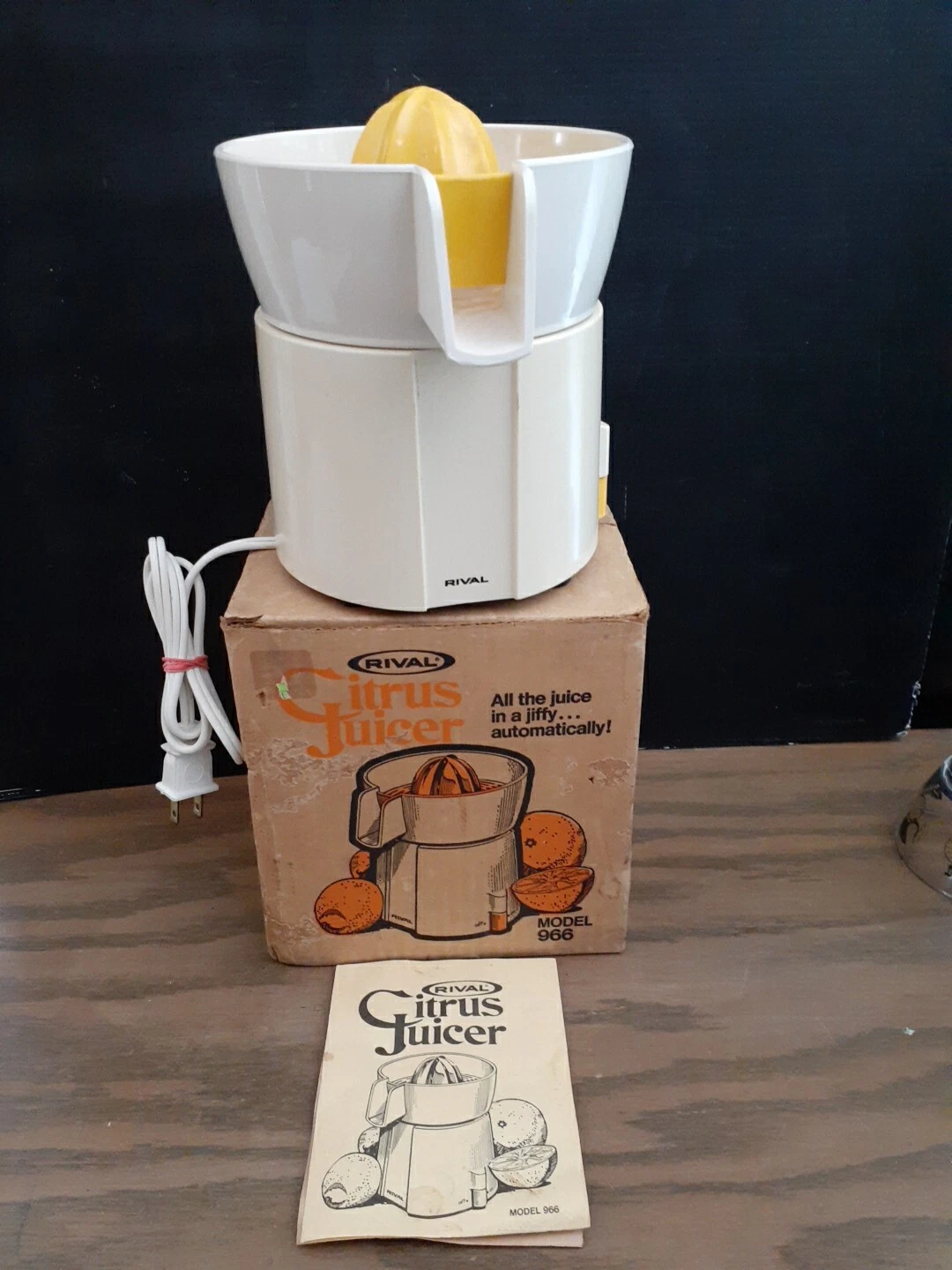 Vintage Rival Electric Citrus Juicer Model 966 Great Working Condition