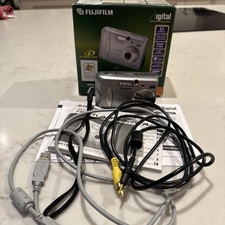 Fujifilm Digital Camera FinePix A303 3.2MP Silver Tested