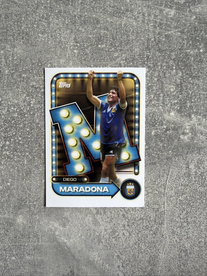 Topps Collector Tin Argentina 2026 Diego Maradona Champions Letter  - Bild 1 von 2
