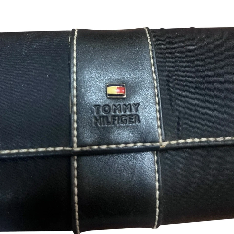 Cartera Retro Tommy Hilfiger Doble Solapa Negra Roja Cierre a Presión Clásica Preppy Foto 4 de 4