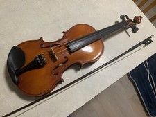 Lidl 4/4 Violin with hard shell case.