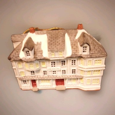 VTG Hawthorne 1993 Rockwell's ''The Red Lion Inn'' Porcelain Village #10885A