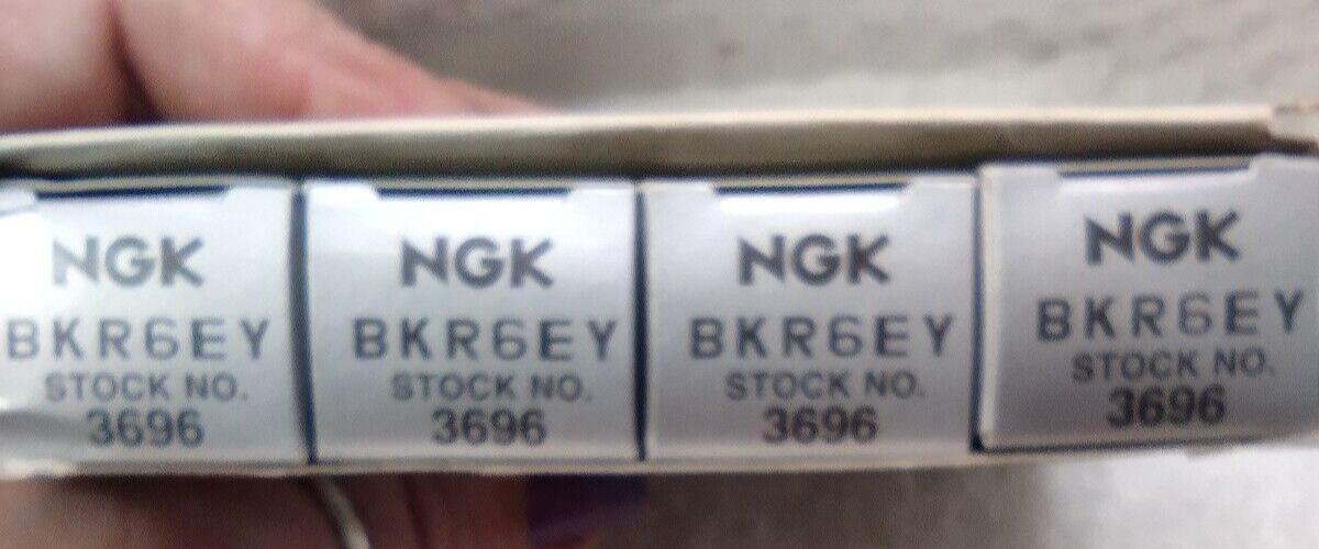 NGK/ BKR6EY/ Stock # 3696/ Pack of 4 Replacement Spark Plugs