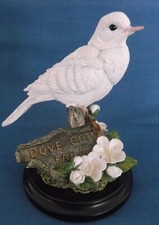 COUNTRY ARTISTS WHITE DOVE COTE FARM BRITISH GARDEN BIRD SCULPTURE FIGURINE