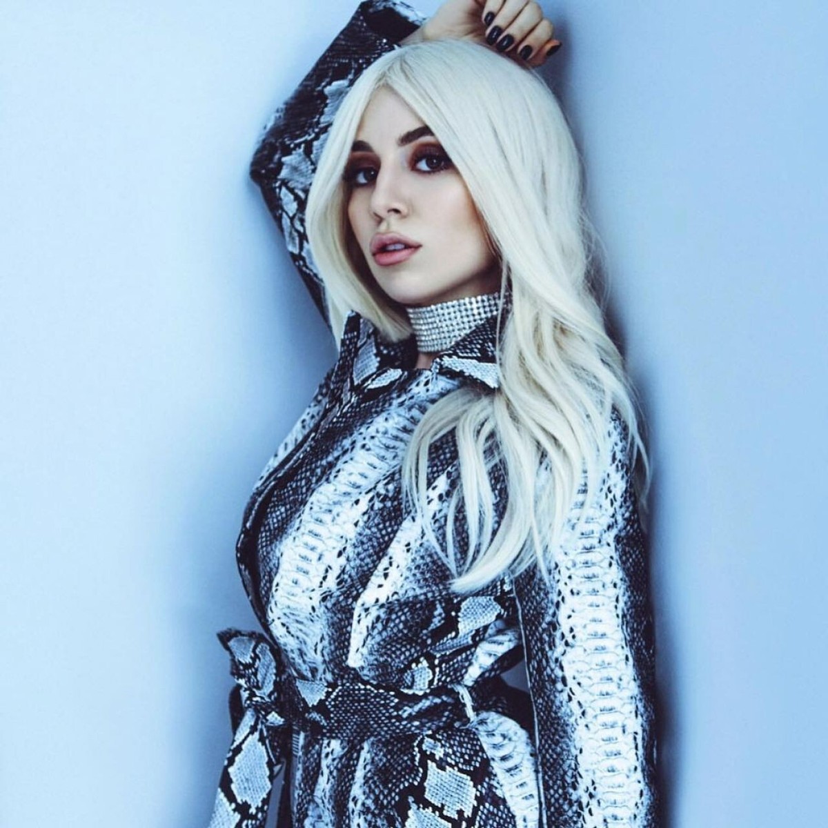BEAUTIFUL AVA MAX 8X10 Glossy Photo