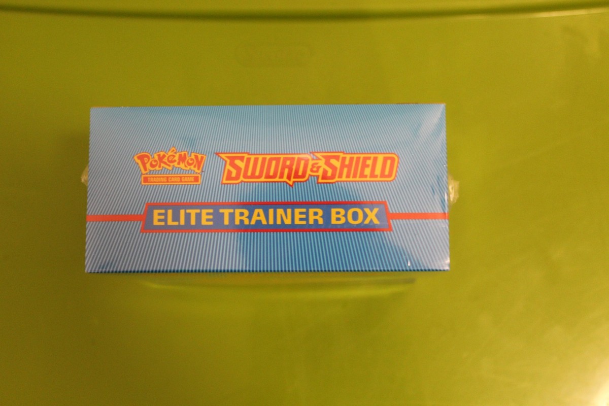 Pokémon V515118B TCG Sword and Shield Elite Trainer Box for sale