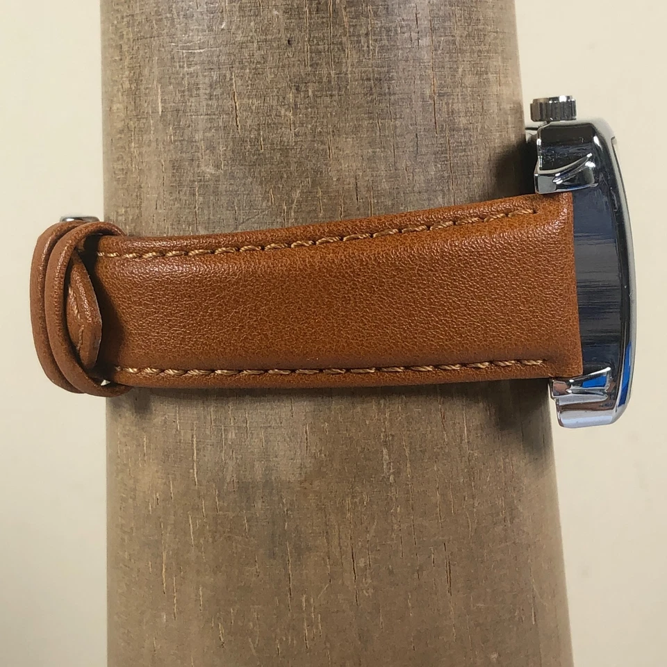 Relógio feminino Vince Camuto data quadrada dia couro marrom quartzo 40 mm 7 1/2" - Imagem 3 de 4