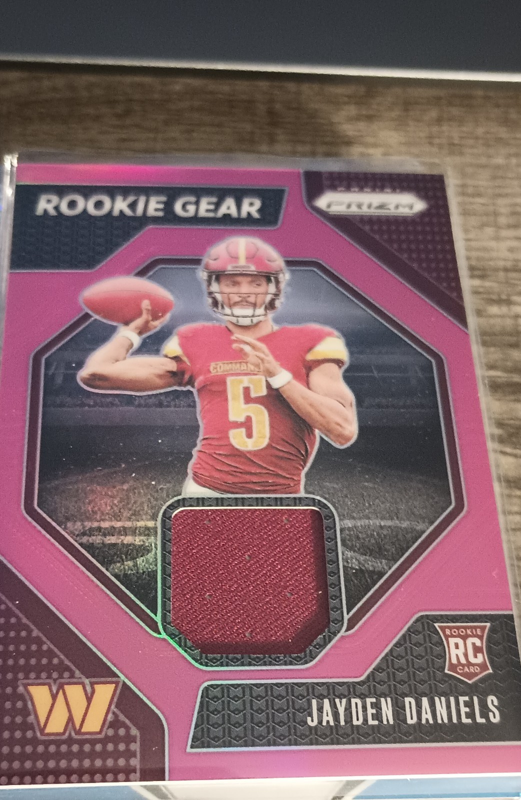 2024 Panini Prizm - Premier Jerseys Jayden Daniels #PJ-JDS Pink Prizm (MEM, RC)