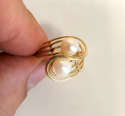 14K Yellow Vintage Gold Line Detail Double Akoya Pearl Swirl Ring - Size 7.5