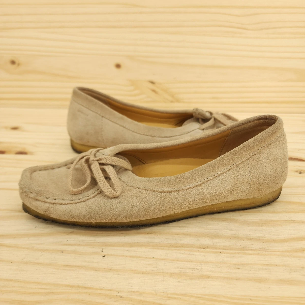Clarks cheap tan flats