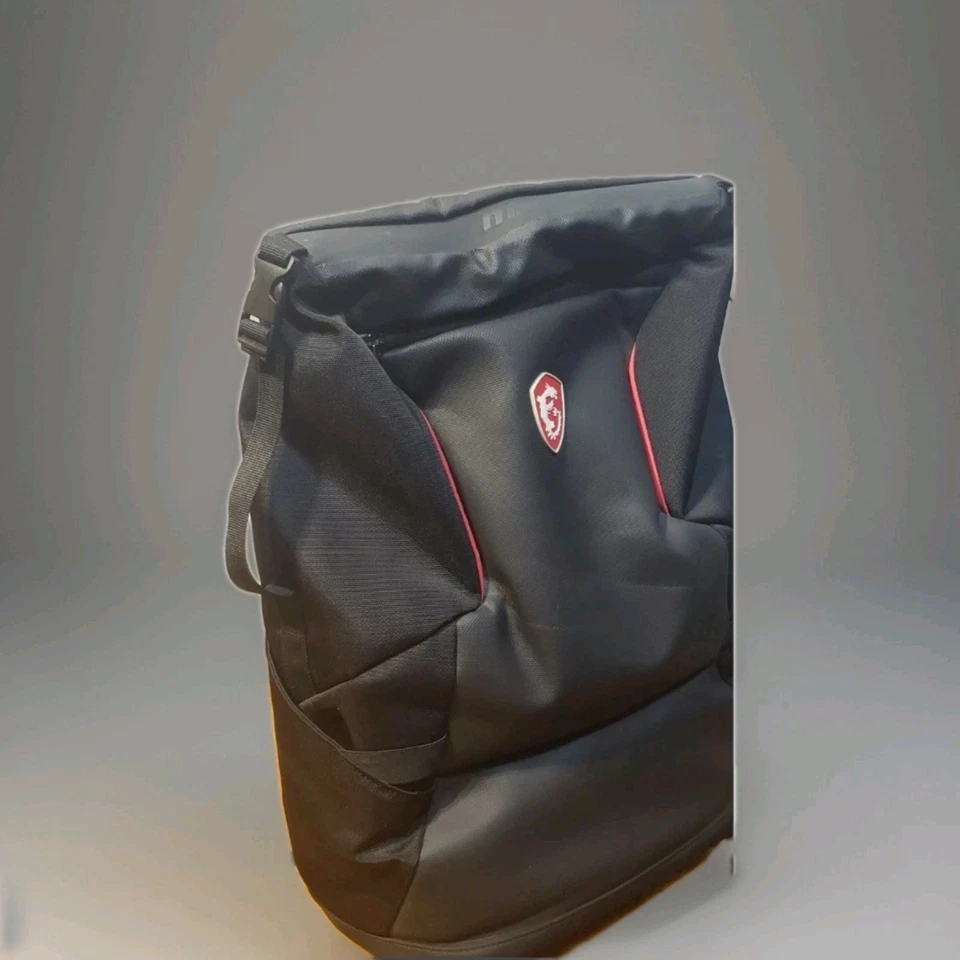 Mochila acolchada MSI Urban negra para portátiles de hasta 17 pulgadas con cubierta para lluvia excelente estado Foto 2 de 4