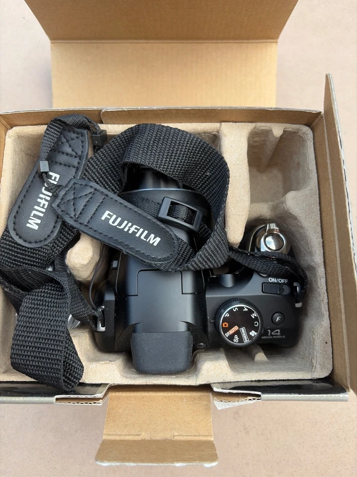 Fujifilm FinePix S4200, photo 2 of 2