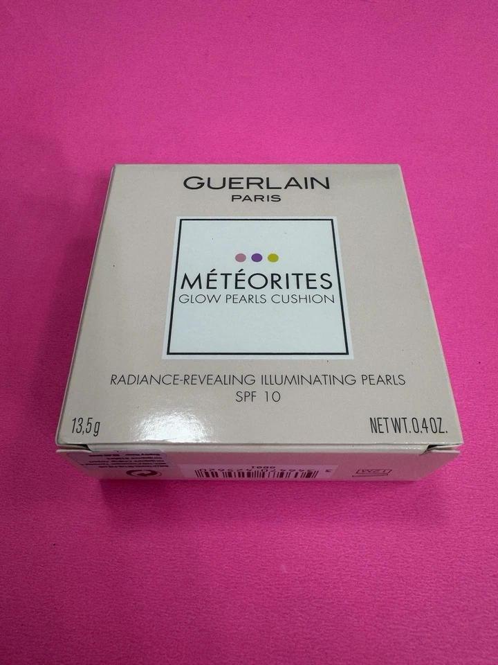 GUERLAIN Meteorites Glow Pearls Cushion Illuminating Pearls SPF 10 Makeup Primer - Image 2 of 4