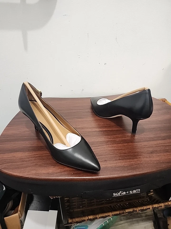 Zapatos Tory Burch Talla 7 Elizabeth Punta Negra Logo Ret$278. Vestido becerro Foto 3 de 4