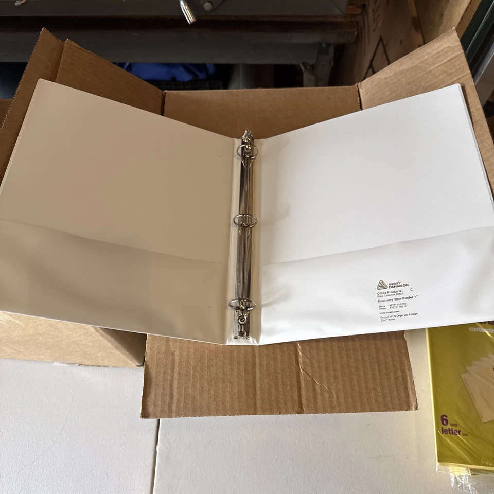 Avery Economy View 3 Ring Binders 1" Round Rings 12/pack White Binders (05711) - Image 2 of 4