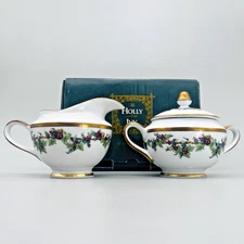 Royal Gallery The Holly And The Ivy Christmas Creamer & Sugar Bowl Orig. Box VTG