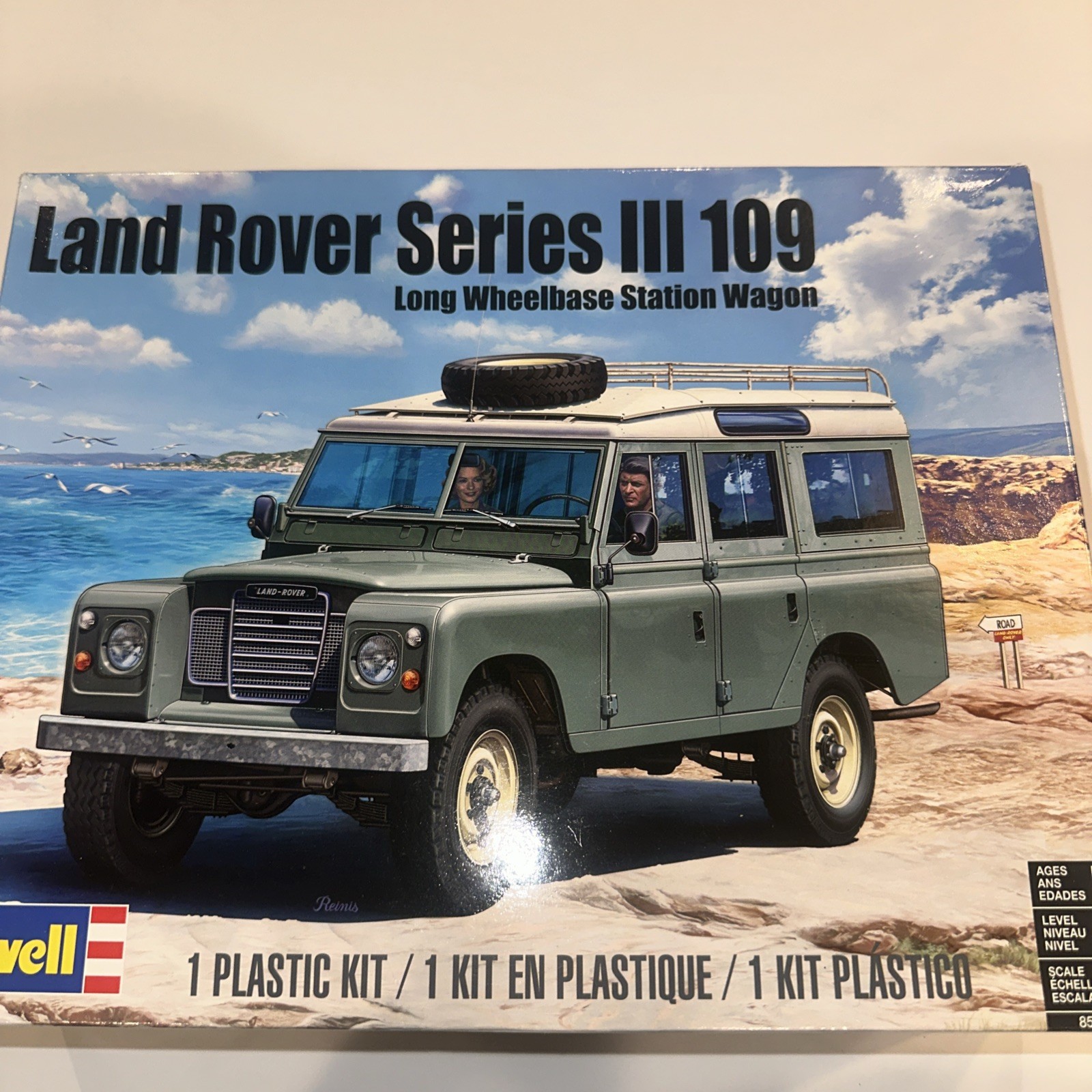 Land Rover Series Iii 109 Lwb 1/24 Scale By Revell 85-4498