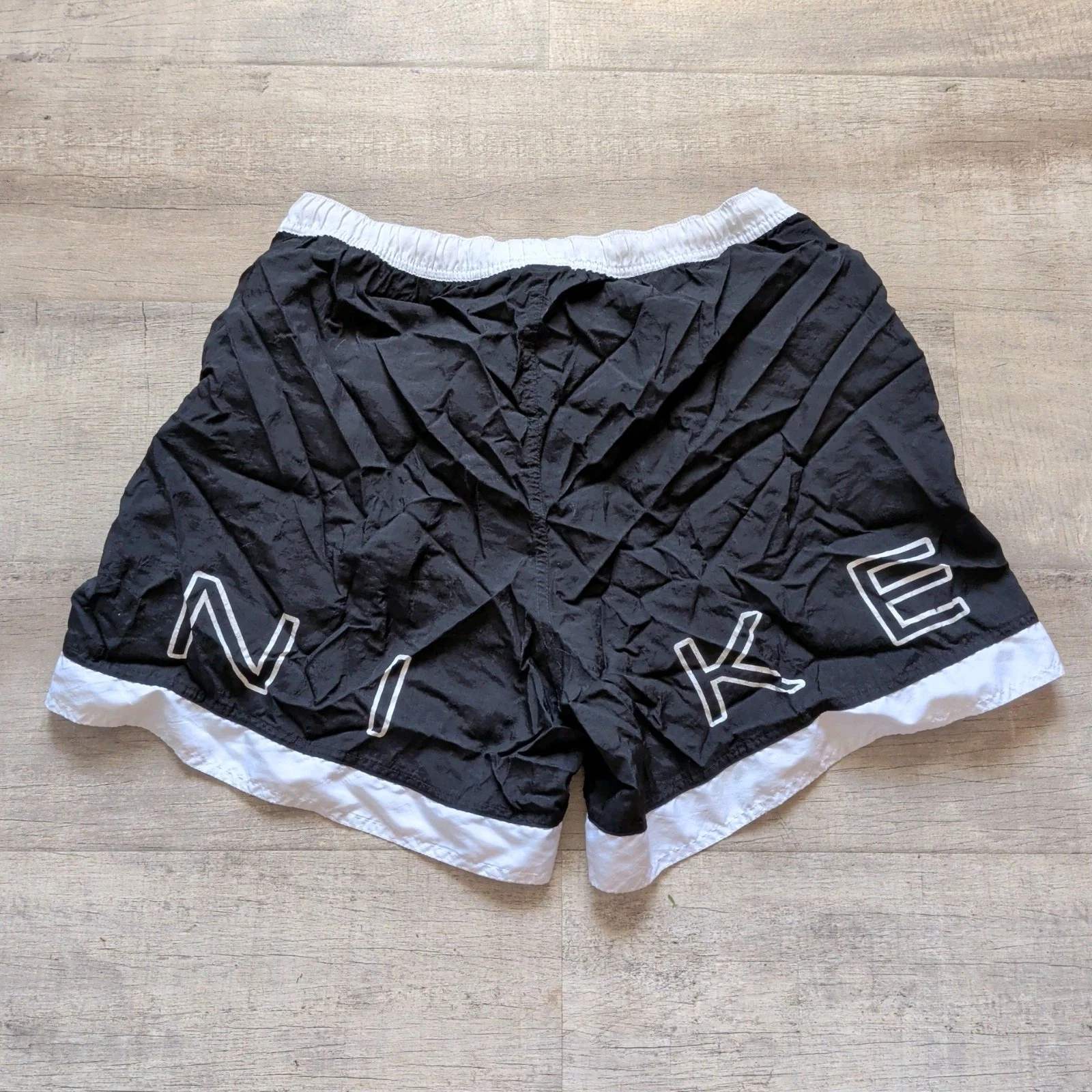 Vintage Nike Nylon Essential Embroidered Swoosh Running Men Shorts Large L Black