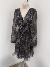 Guess 100% LEOPARD Dress Size L sheer sleeves long sleeved v neck belted