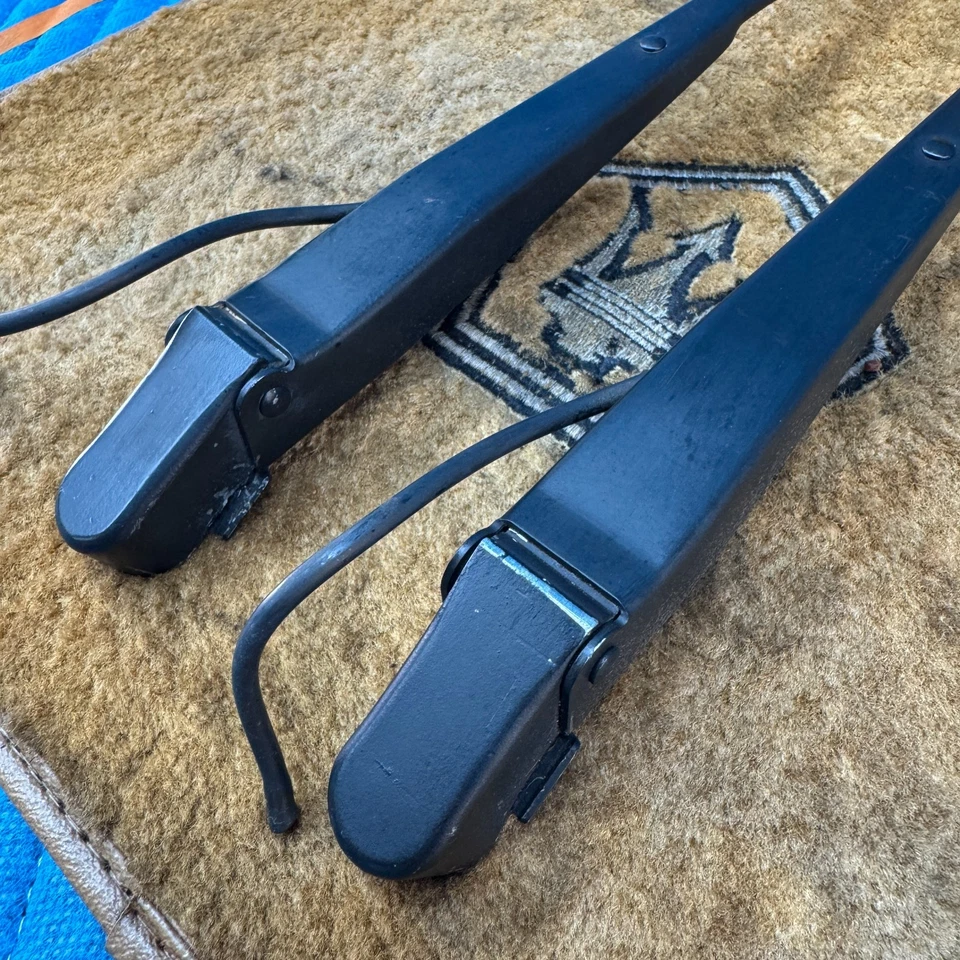 Juego de brazo limpiaparabrisas delantero Chrysler TC MASERATI 1989-1991 46 K OEM Foto 3 de 4