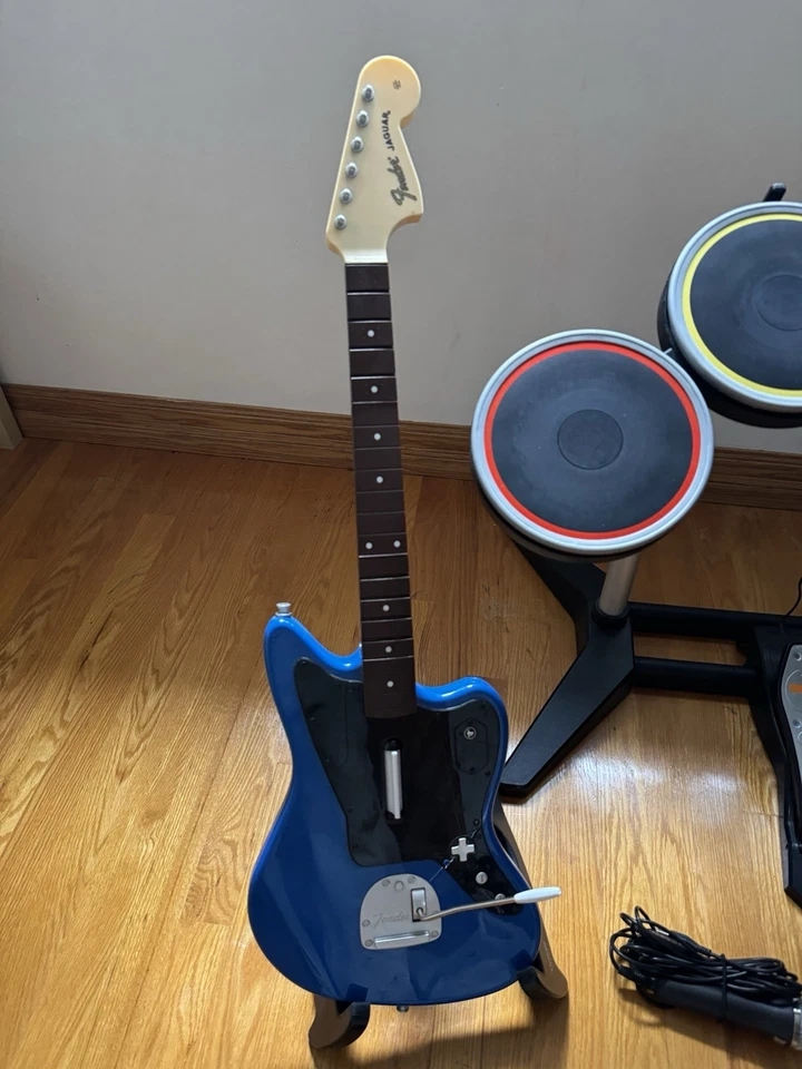 PS4 PS5 Rock Band 4 Bundle , Drums, Jaguar Guitar , Microphone, NO Game Tested! - Image 2 of 3