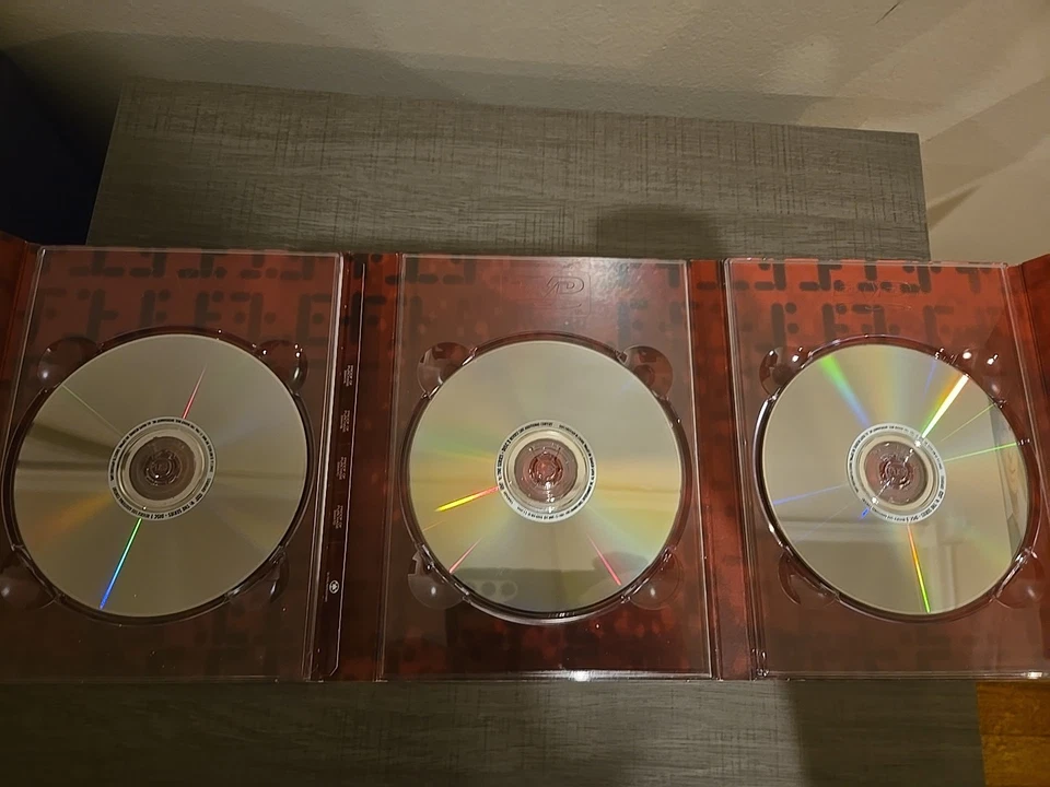 V the Complete TV Series - Image 3 of 4