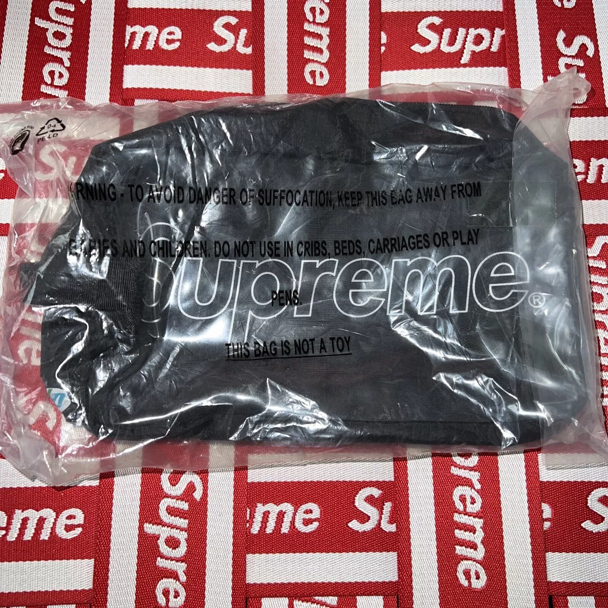 Supreme!!!Utility Bag!!!FW18!!!Black!!!!BNWT!!!100% Authentic!!!Super  Rare!!!!!