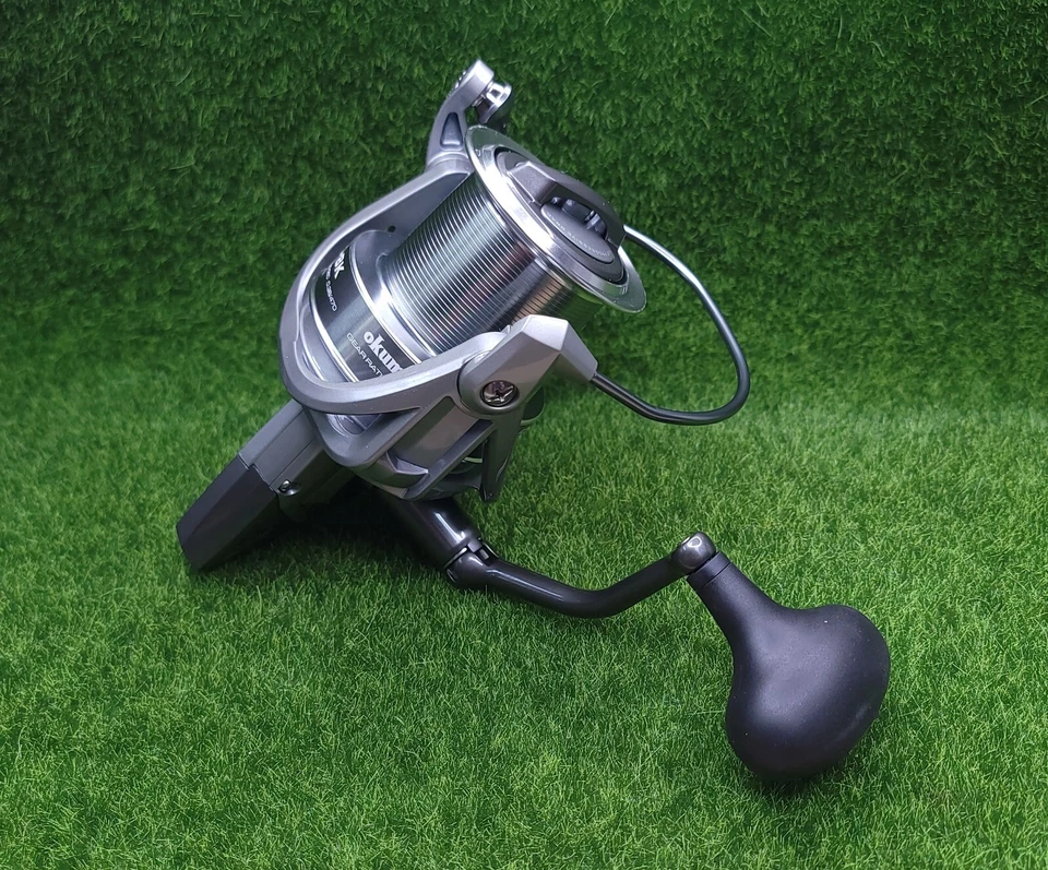 Carrete de pesca de agua salada giratorio Okuma SURF 8K 4,7:1 izquierda/derecha - SURF-8K Foto 2 de 4