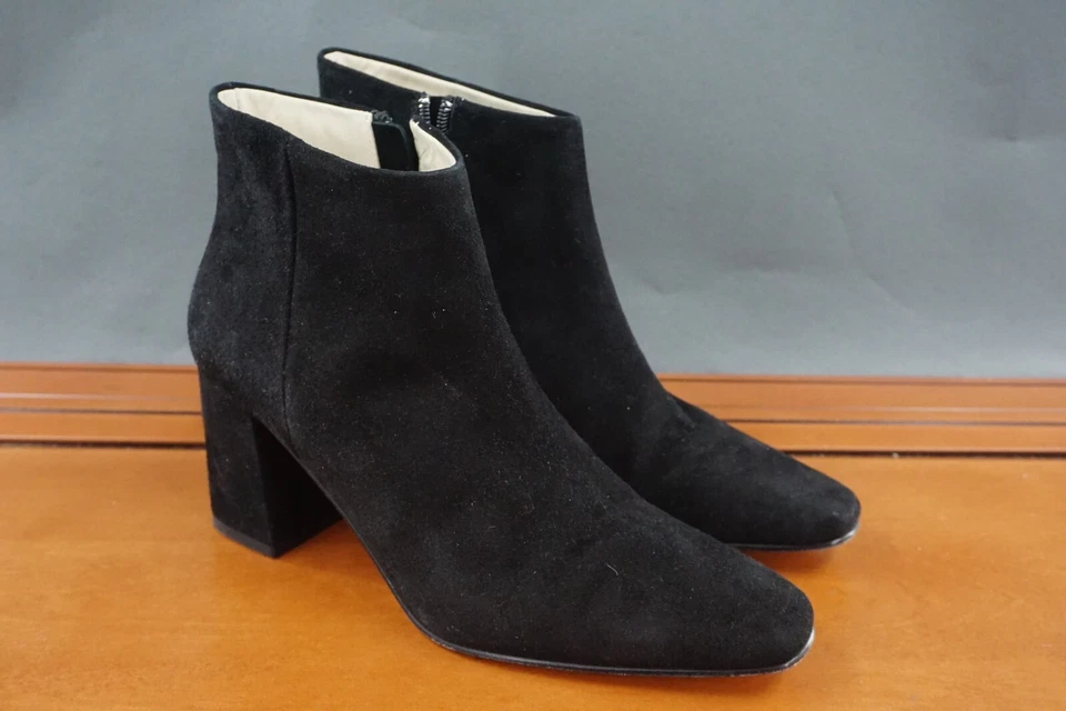 Amalfi by Rangoni Isole Women's 7 Shoes Black Suede Pull On Zip Ankle Bootie - Image 3 of 4